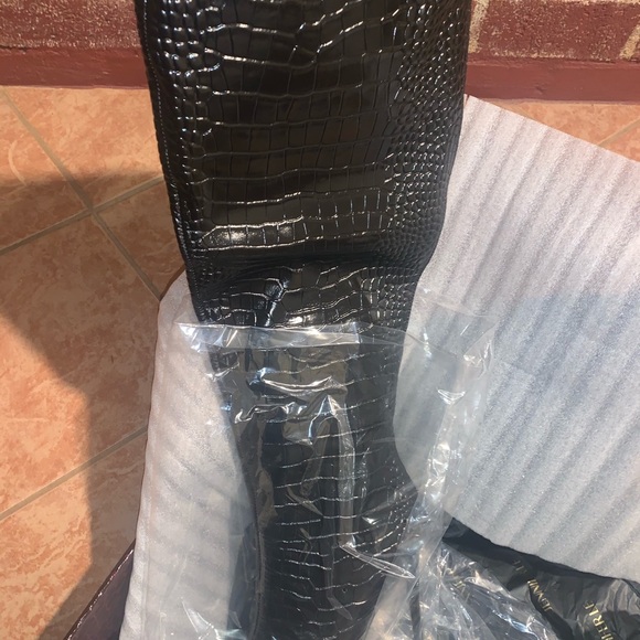 Jenniferle brand new croc leather thigh high boots - Picture 2 of 6